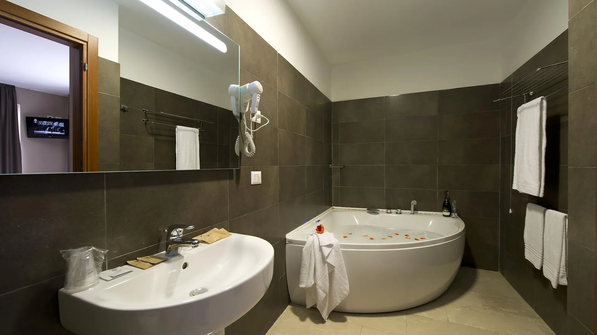 Oasi Village Hotel Milan