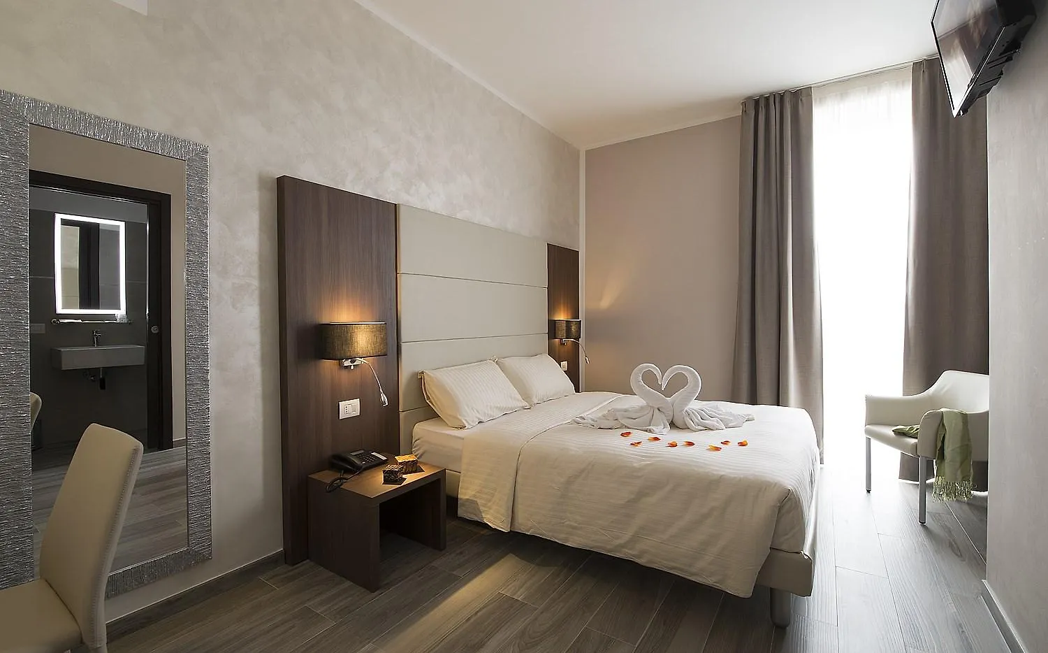 Oasi Village Hotel Milan 3*,