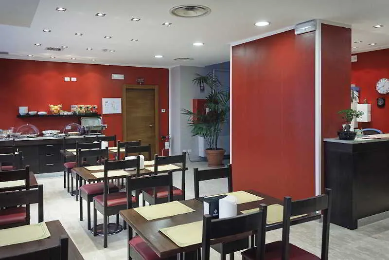 Oasi Village Hotel Milan 3*,