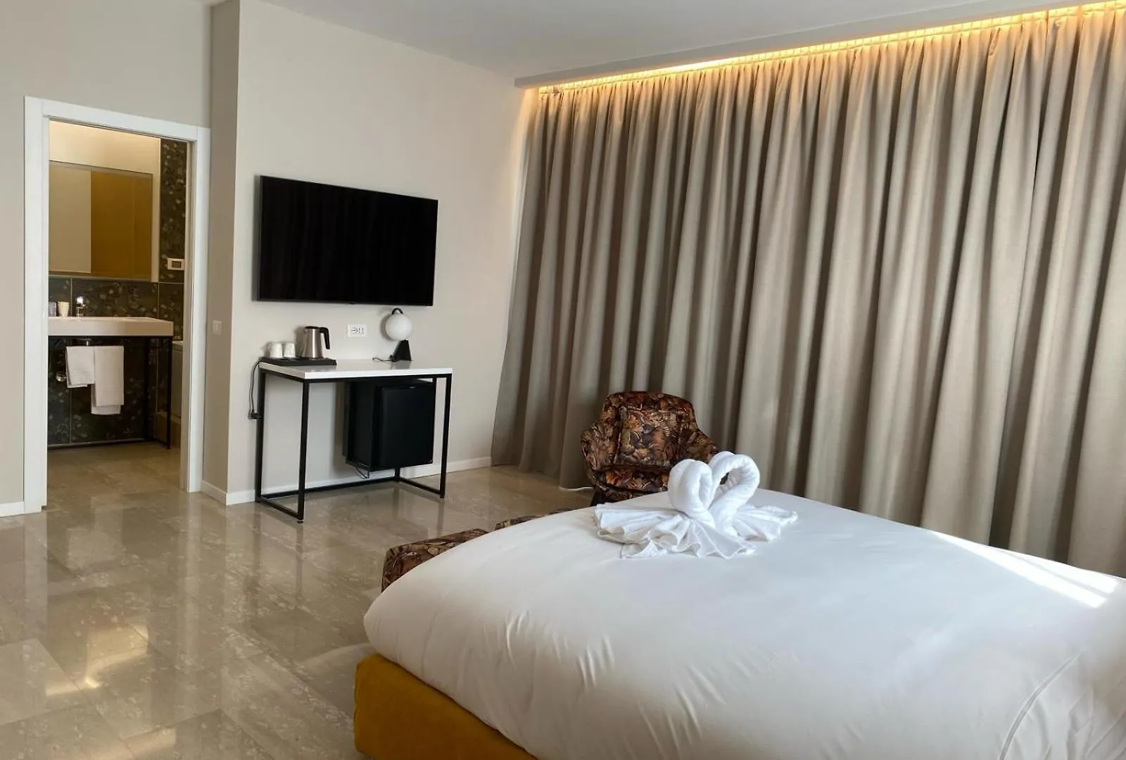 Oasi Village Hotel Milão